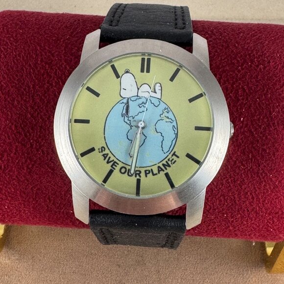 Earth Day 4/24 Vintage Man's Extra Large Dial Rare Snoopy Save Our Planet